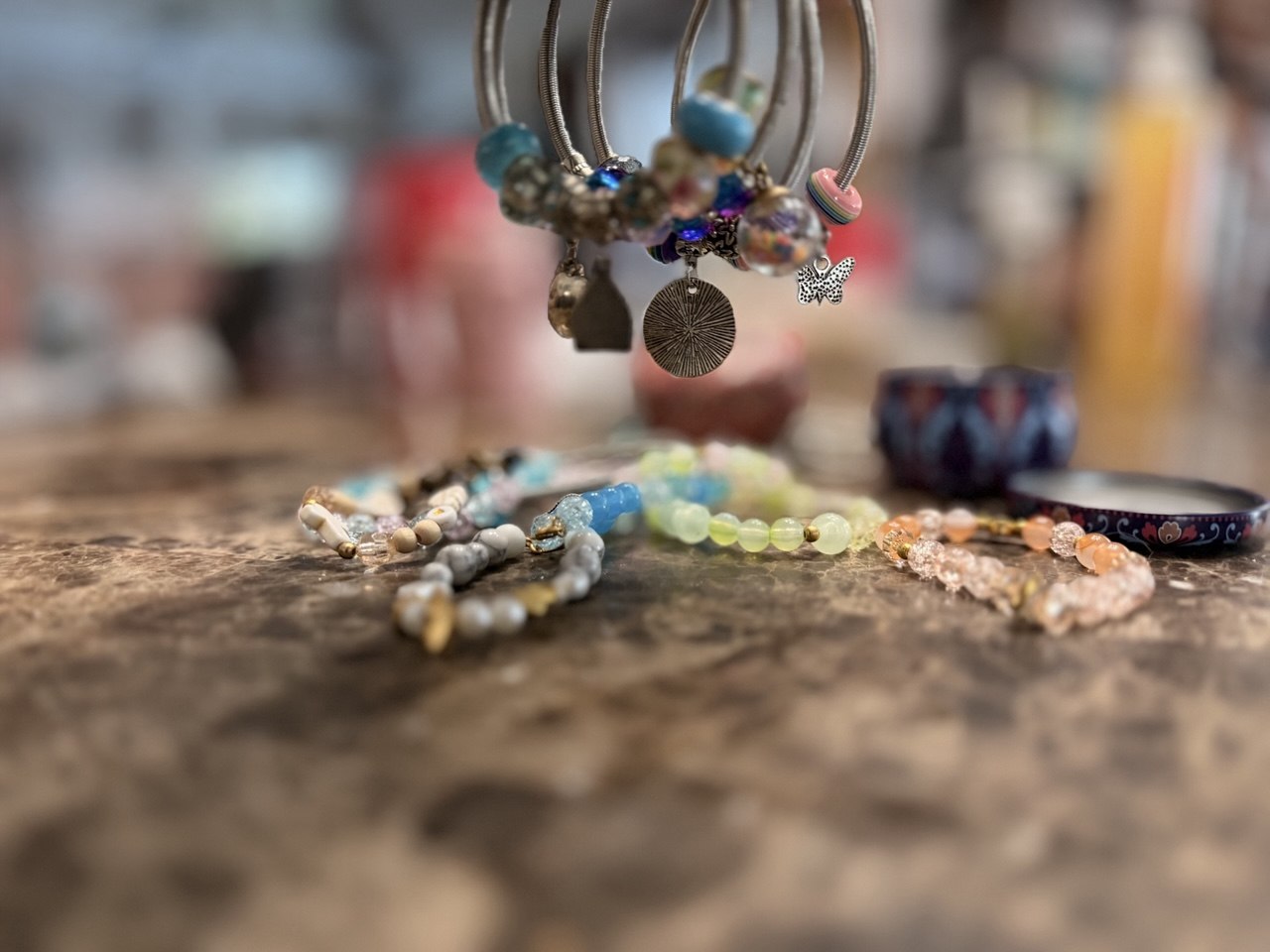 Bracelet à breloques fait à la main